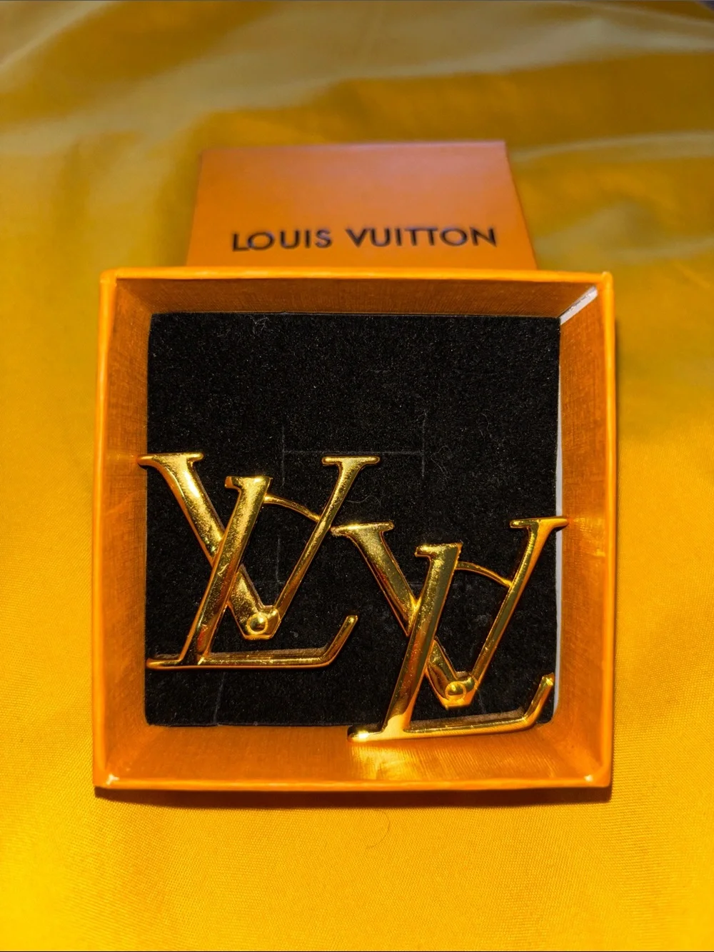 Louis Vuitton Earrings w/Box